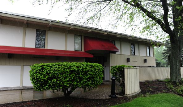 1018 Proprietors Rd, Worthington, OH 43085